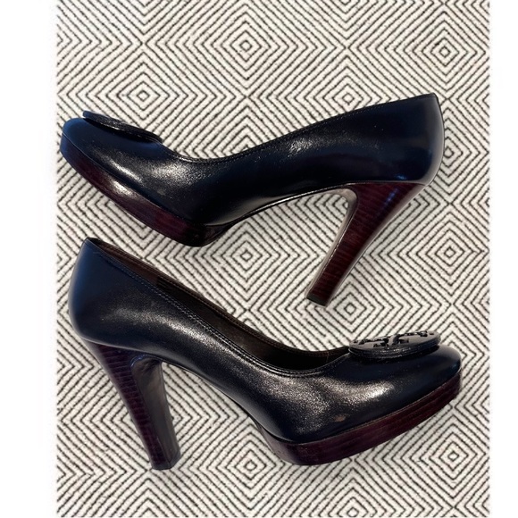Tory Burch women's platform heels black leather logo EXC CON Calista $395 size 8 - Picture 6 of 7